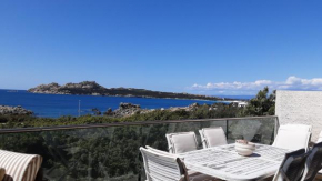 Baia Santa Reparata luminoso trilocale con giardino privato, wifi e terrazza vista mare - IUN Q2587